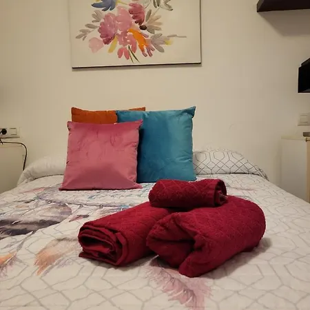 Casa Baja Preciosa Con Jardin Privado En Primera Linea Naturista! *