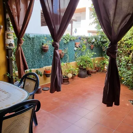 Casa Baja Preciosa Con Jardin Privado En Primera Linea Naturista! *