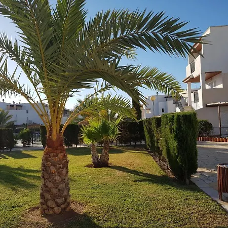 Casa Baja Preciosa Con Jardin Privado En Primera Linea Naturista! *